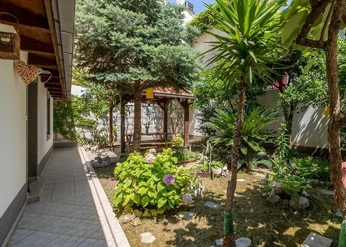 Apartment Paradise Garden *